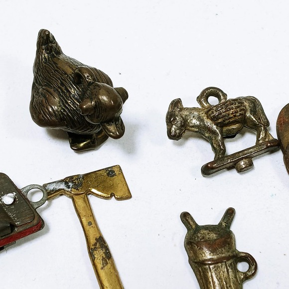 Vtg Cracker Jack Gumball Prize Metal Charms Hermonica Elsie Cow Tomahawk Teeth - Picture 5 of 9